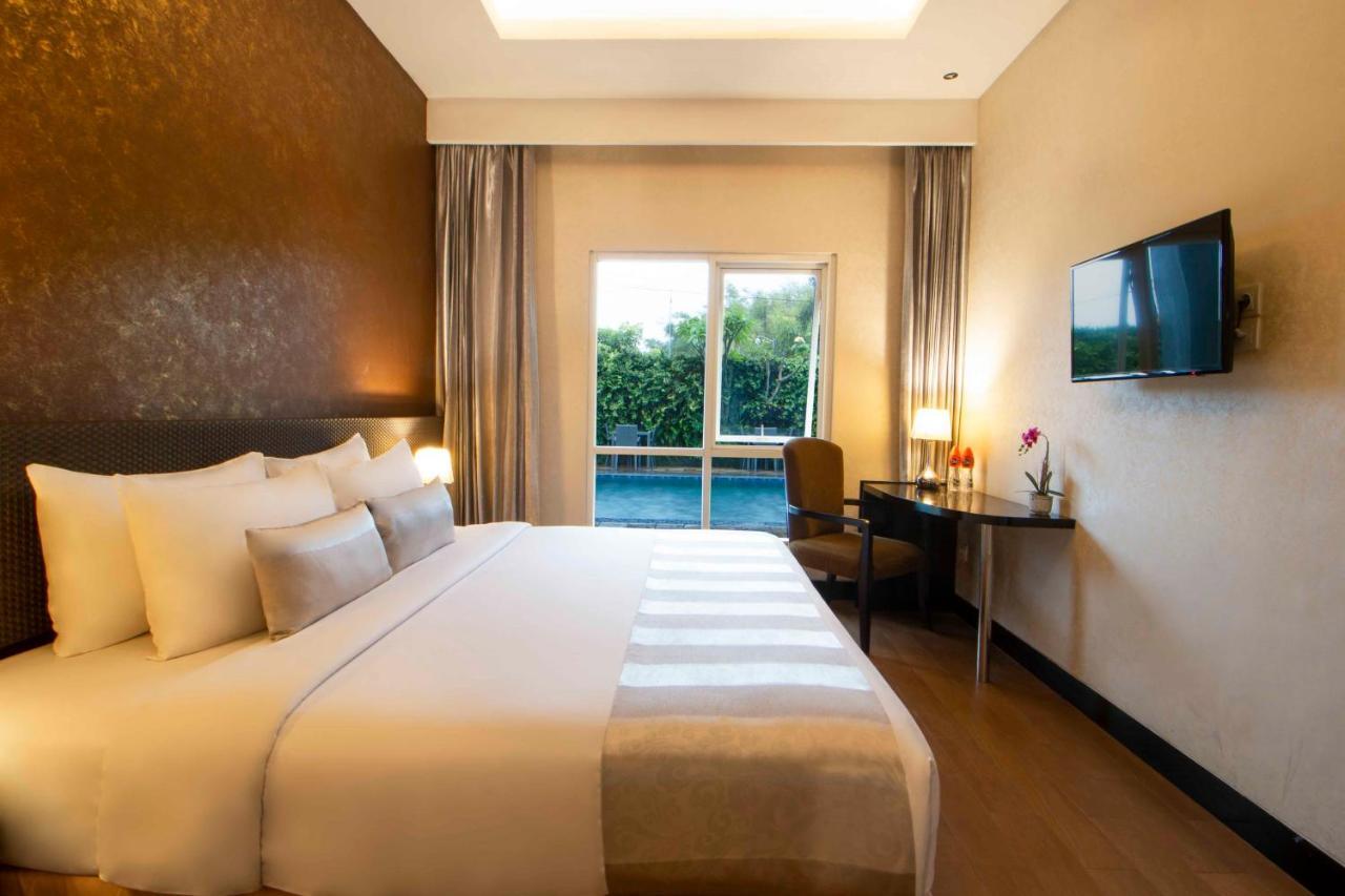 Solaris Hotel Malang Exteriör bild