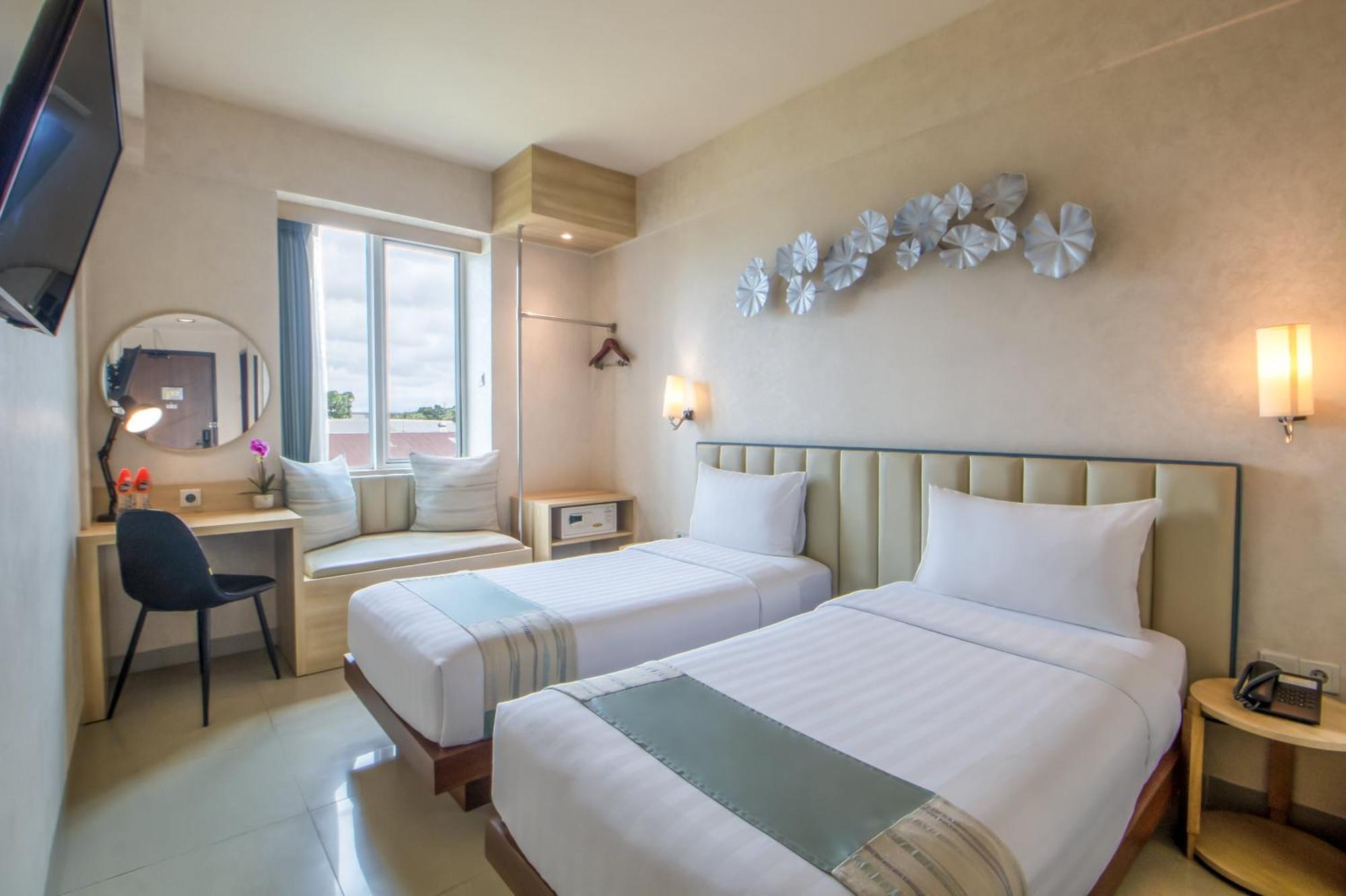 Solaris Hotel Malang Exteriör bild